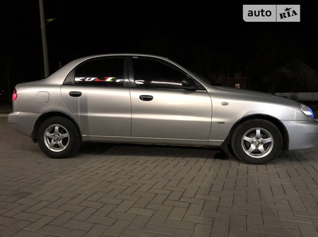 Daewoo Lanos 2002  випуску Ужгород з двигуном 1.3 л бензин седан механіка за 3200 долл. 