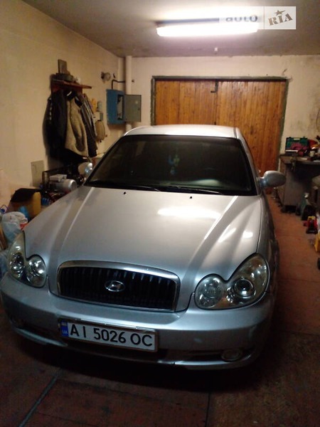 Hyundai Sonata 2005  випуску Київ з двигуном 2 л бензин седан механіка за 5200 долл. 