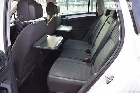 Volkswagen Tiguan 2018  випуску Одеса з двигуном 2 л дизель позашляховик автомат за 29900 долл. 