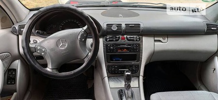 Mercedes-Benz C 200 2001  випуску Львів з двигуном 2 л бензин універсал автомат за 5000 долл. 