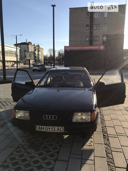 Audi 100 1988  випуску Житомир з двигуном 2 л газ седан механіка за 1750 долл. 