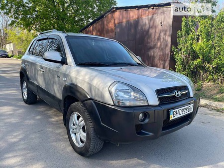 Hyundai Tucson 2007  випуску Одеса з двигуном 0 л бензин позашляховик механіка за 7600 долл. 