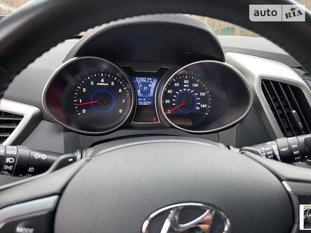 Hyundai Veloster 2016  випуску Тернопіль з двигуном 1.6 л бензин хэтчбек автомат за 11000 долл. 