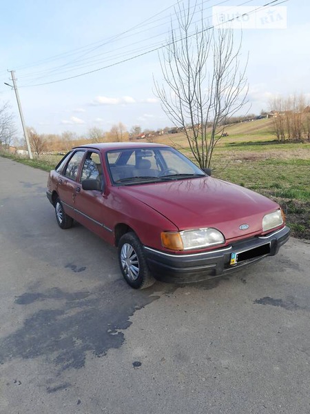 Ford Sierra 1988  випуску Львів з двигуном 2 л бензин універсал механіка за 999 долл. 