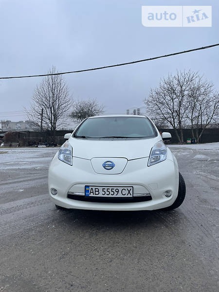 Nissan Leaf 2011  випуску Вінниця з двигуном 0 л електро хэтчбек автомат за 6400 долл. 