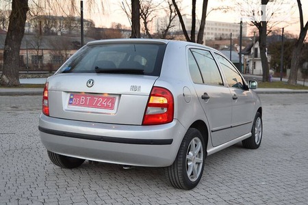 Skoda Fabia 2004  випуску Львів з двигуном 0 л бензин хэтчбек автомат за 5299 долл. 