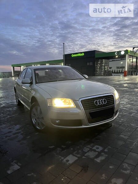 Audi A8 2007  випуску Хмельницький з двигуном 3.2 л бензин седан автомат за 13950 долл. 