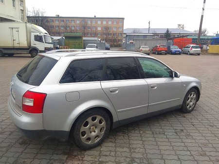 Audi A4 Limousine 2002  випуску Львів з двигуном 2.5 л дизель універсал механіка за 6800 долл. 