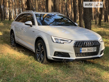 Audi A4 allroad quattro 2017  випуску Кропивницький з двигуном 2 л бензин універсал автомат за 24000 долл. 