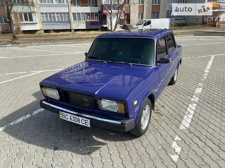 Lada 2107 1994  випуску Львів з двигуном 1.5 л  седан механіка за 1500 долл. 