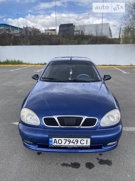 Daewoo Lanos 2009  випуску Ужгород з двигуном 1.5 л  седан механіка за 3000 долл. 