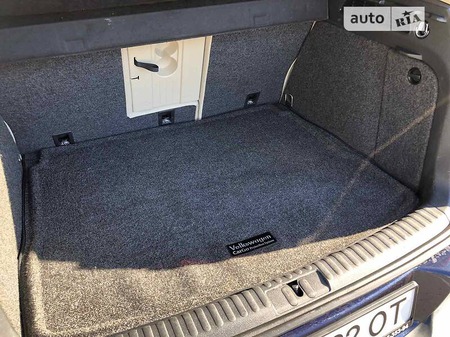 Volkswagen Tiguan 2016  випуску Одеса з двигуном 0 л бензин позашляховик автомат за 14500 долл. 