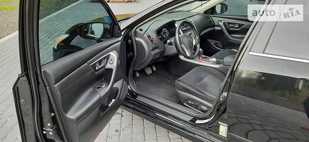 Nissan Altima 2015  випуску Львів з двигуном 2.5 л бензин седан автомат за 10500 долл. 