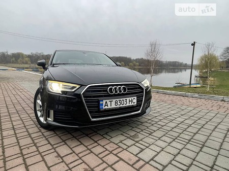 Audi A3 Limousine 2017  випуску Івано-Франківськ з двигуном 1.6 л дизель хэтчбек автомат за 16950 долл. 