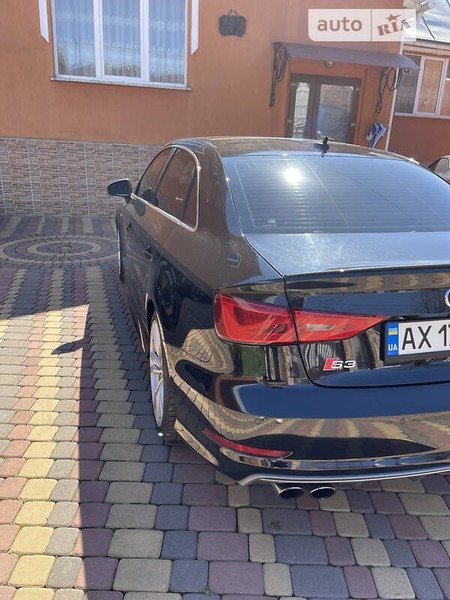 Audi S3 2015  випуску Харків з двигуном 2 л бензин седан  за 22500 долл. 