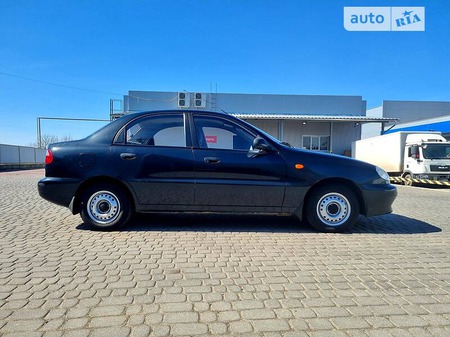 Daewoo Lanos 2008  випуску Ужгород з двигуном 0 л бензин седан механіка за 2300 долл. 