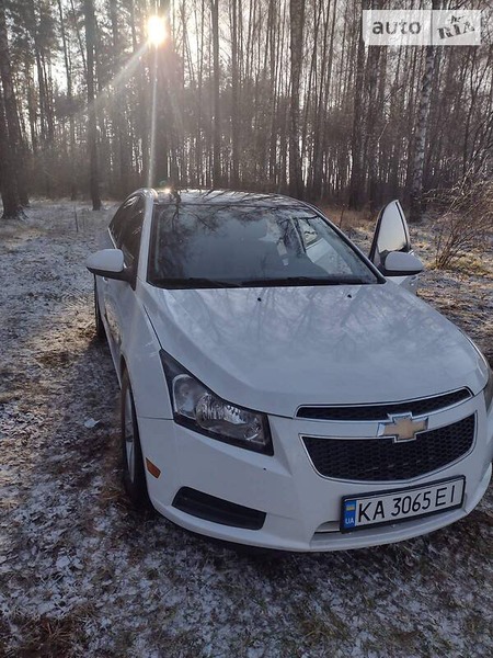 Chevrolet Cruze 2012  випуску Київ з двигуном 1.4 л бензин седан автомат за 7100 долл. 