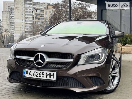 Mercedes-Benz CLA 200 2015  випуску Київ з двигуном 2.1 л дизель універсал автомат за 18900 долл. 