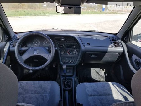 Peugeot 306 1994  випуску Івано-Франківськ з двигуном 0 л бензин седан механіка за 2350 долл. 