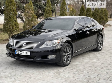 Lexus LS 460 2010  випуску Вінниця з двигуном 4.6 л бензин седан автомат за 17000 долл. 