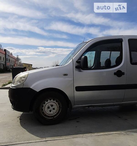 Fiat Doblo 2009  випуску Черкаси з двигуном 0 л  мінівен механіка за 5200 долл. 