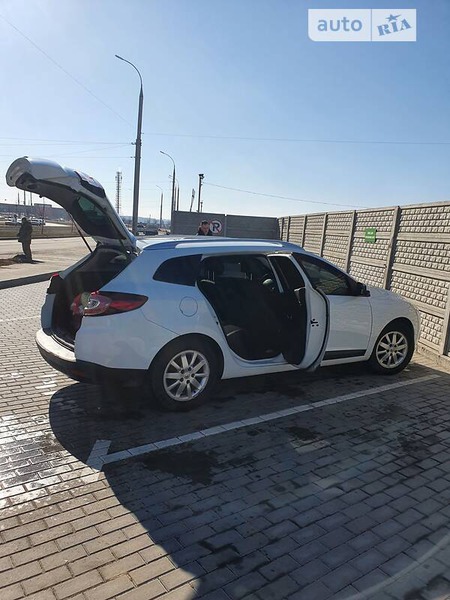 Renault Megane 2011  випуску Вінниця з двигуном 0 л  універсал автомат за 8333 долл. 