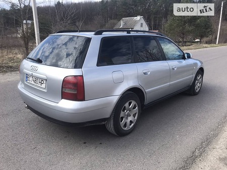 Audi A4 Limousine 1999  випуску Львів з двигуном 1.9 л дизель універсал механіка за 2700 долл. 