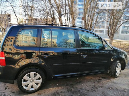 Volkswagen Touran 2006  випуску Тернопіль з двигуном 1.4 л бензин мінівен механіка за 6100 долл. 