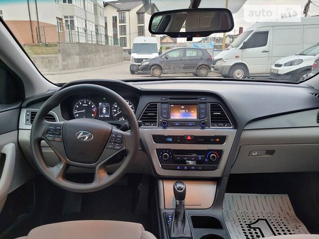 Hyundai Sonata 2014  випуску Рівне з двигуном 2.4 л бензин седан автомат за 10300 долл. 
