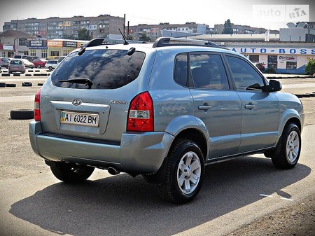 Hyundai Tucson 2008  випуску Черкаси з двигуном 2 л  позашляховик автомат за 7950 долл. 