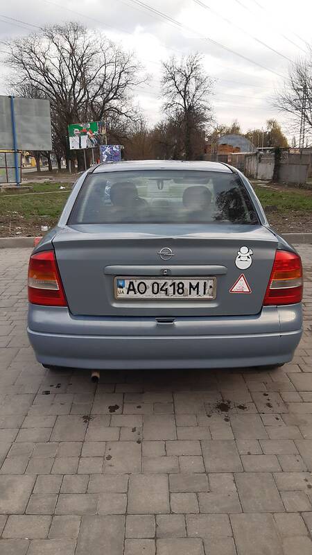 Opel Astra 2004  випуску Ужгород з двигуном 1.4 л  седан механіка за 2500 долл. 