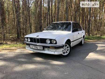 BMW 325 1986  випуску Рівне з двигуном 2.7 л  седан механіка за 1500 долл. 