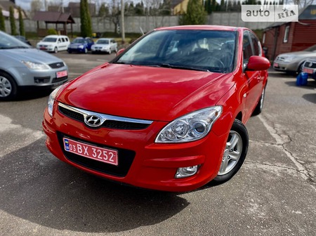 Hyundai i30 2008  випуску Рівне з двигуном 1.4 л бензин хэтчбек механіка за 4798 долл. 