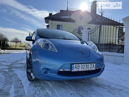 Nissan Leaf 2013  випуску Вінниця з двигуном 0 л електро хэтчбек автомат за 8900 долл. 