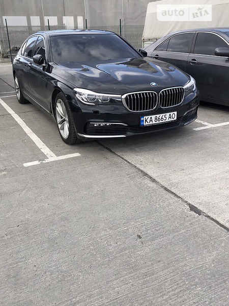 BMW 740 2018  випуску Київ з двигуном 3 л бензин седан автомат за 48500 долл. 