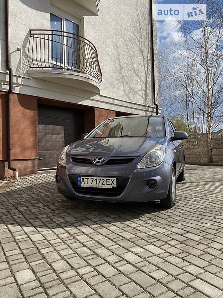 Hyundai i20 2012  випуску Івано-Франківськ з двигуном 1.4 л бензин хэтчбек автомат за 5100 долл. 