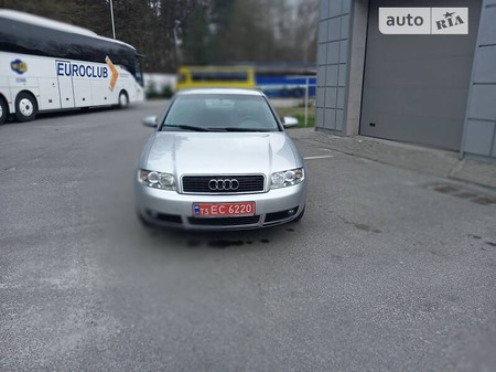 Audi A4 Limousine 2004  випуску Львів з двигуном 2 л бензин седан механіка за 4999 долл. 