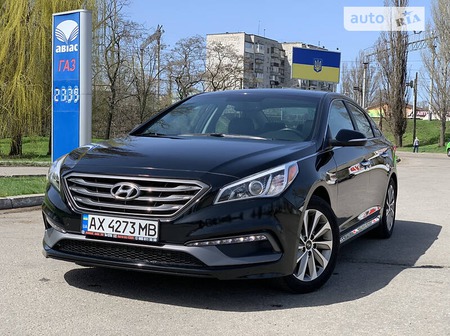 Hyundai Sonata 2016  випуску Полтава з двигуном 2.4 л бензин седан автомат за 13800 долл. 