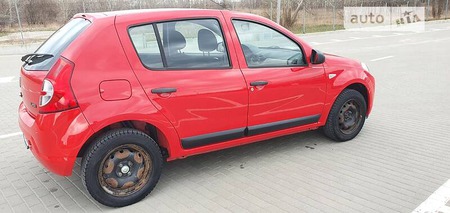 Dacia Sandero 2009  випуску Суми з двигуном 1.4 л бензин хэтчбек механіка за 4300 долл. 