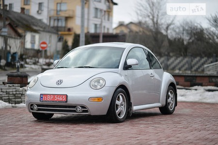 Volkswagen New Beetle 2001  випуску Рівне з двигуном 1.8 л бензин хэтчбек механіка за 5500 долл. 