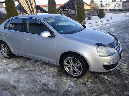 Volkswagen Jetta 2007  випуску Івано-Франківськ з двигуном 1.6 л бензин седан механіка за 6199 долл. 