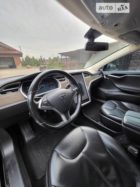 Tesla S 2014  випуску Рівне з двигуном 0 л електро седан автомат за 27770 долл. 