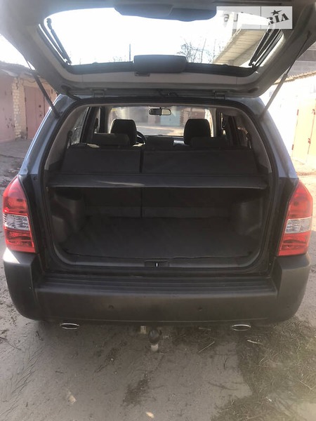 Hyundai Tucson 2008  випуску Кропивницький з двигуном 2 л дизель позашляховик механіка за 9200 долл. 