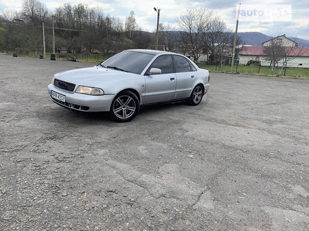 Audi A4 Limousine 1998  випуску Івано-Франківськ з двигуном 1.9 л дизель седан механіка за 1500 долл. 