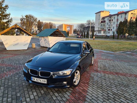 BMW 318 2012  випуску Рівне з двигуном 0 л дизель седан механіка за 12950 долл. 