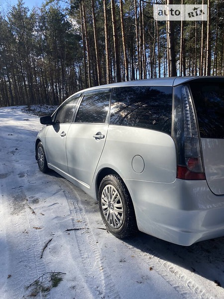 Mitsubishi Grandis 2007  випуску Львів з двигуном 2.4 л бензин універсал механіка за 7800 долл. 