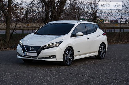 Nissan Leaf 2018  випуску Одеса з двигуном 0 л електро хэтчбек автомат за 20500 долл. 