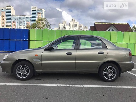 Daewoo Lanos 2004  випуску Київ з двигуном 1.5 л бензин седан механіка за 3300 долл. 