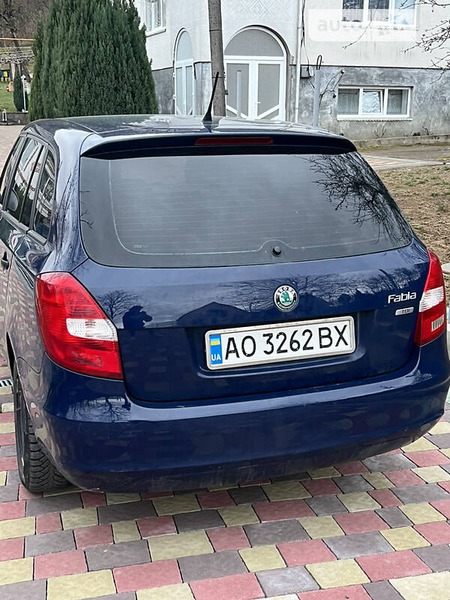 Skoda Fabia 2011  випуску Ужгород з двигуном 1.6 л дизель універсал механіка за 5600 євро 