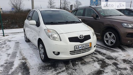 Toyota Yaris 2007  випуску Луцьк з двигуном 1 л бензин хэтчбек механіка за 4200 долл. 